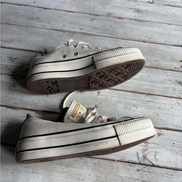 Converse | Low Platform Sneaker | Cream | Women’s 7.5 🤍👟 - Picture 3 of 13